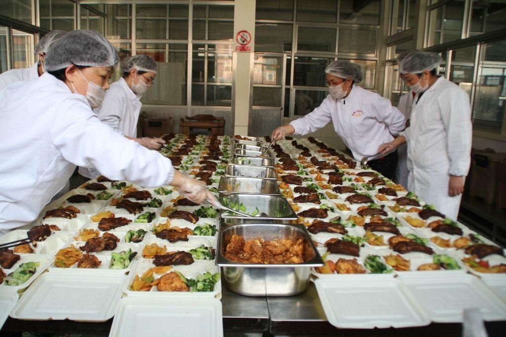 大连中学食堂承包与广东中小学食堂承包 绿都膳食的专业饮食服务